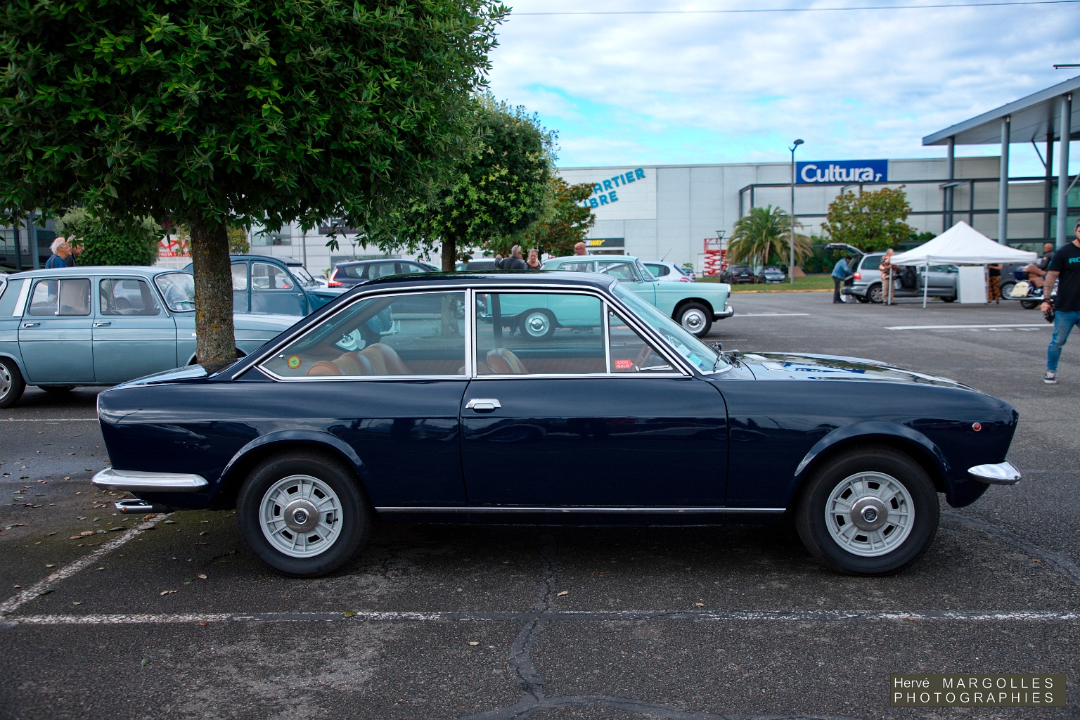 Fiat 124 Sport-03.jpg